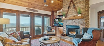 Grand Oaks RX5- Mountain Condo, Gated Resort, Indoor/Outdoor Pools & Hot Tub