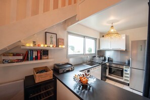 Réfrigérateur, micro-ondes, four, lave-vaisselle