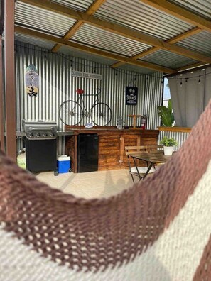Outdoor dining - El Camper - Your Cozy Retreat in Aguadilla (Aguadilla Pueblo)