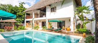6-BEDROOMS POOL VILLA in JAMBIANI