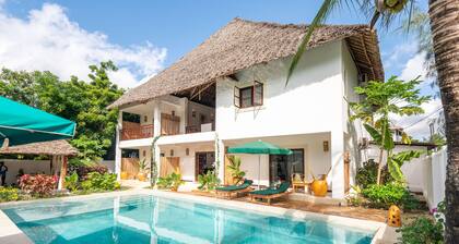 6-BEDROOMS POOL VILLA in JAMBIANI