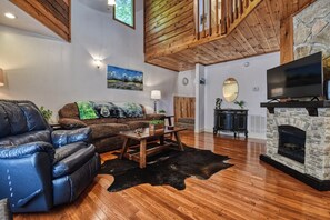 Smart TV, fireplace