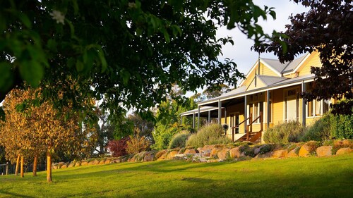 Loddon Retreat- a picturesque country escape outside of Glenlyon
