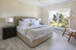 2 soverom, skrivebord, strykejern/-brett og wi-fi (inkludert)