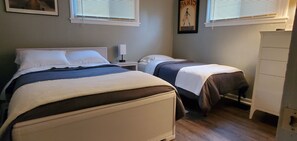 2 chambres, bureau, fer et planche à repasser, Wi-Fi gratuit