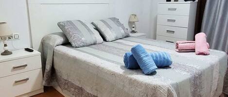 1 Schlafzimmer, Bügeleisen/Bügelbrett, Reisekinderbett, kostenloses WLAN