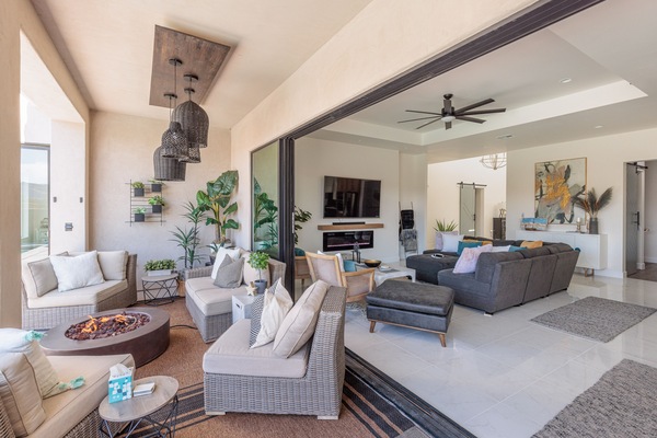 Smart TV, fireplace
