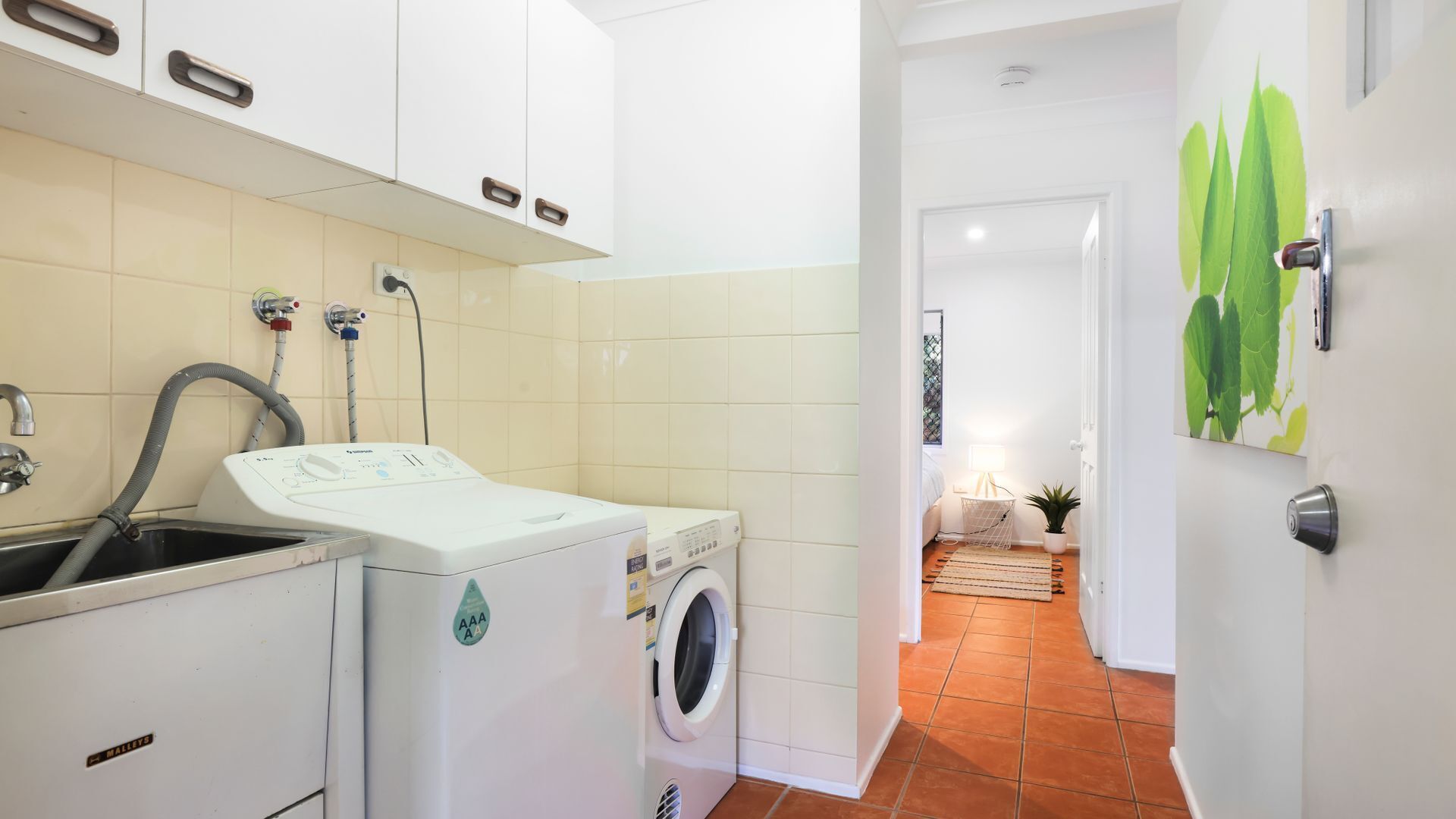 Happy Dayz - Palm Beach Dog Friendly Beach House — image 5