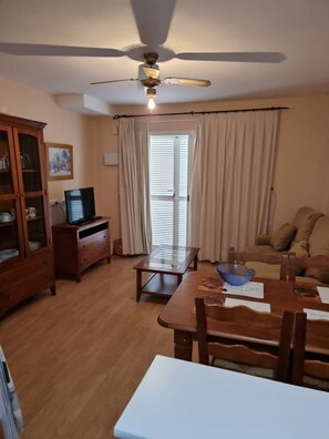 Smart TV - Extraordinary naturist duplex in first line (Vera)