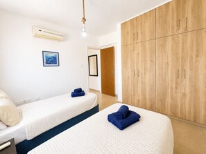 Comfort Apartment with Pool View | 2 Schlafzimmer, Zimmersafe, schallisolierte Zimmer
