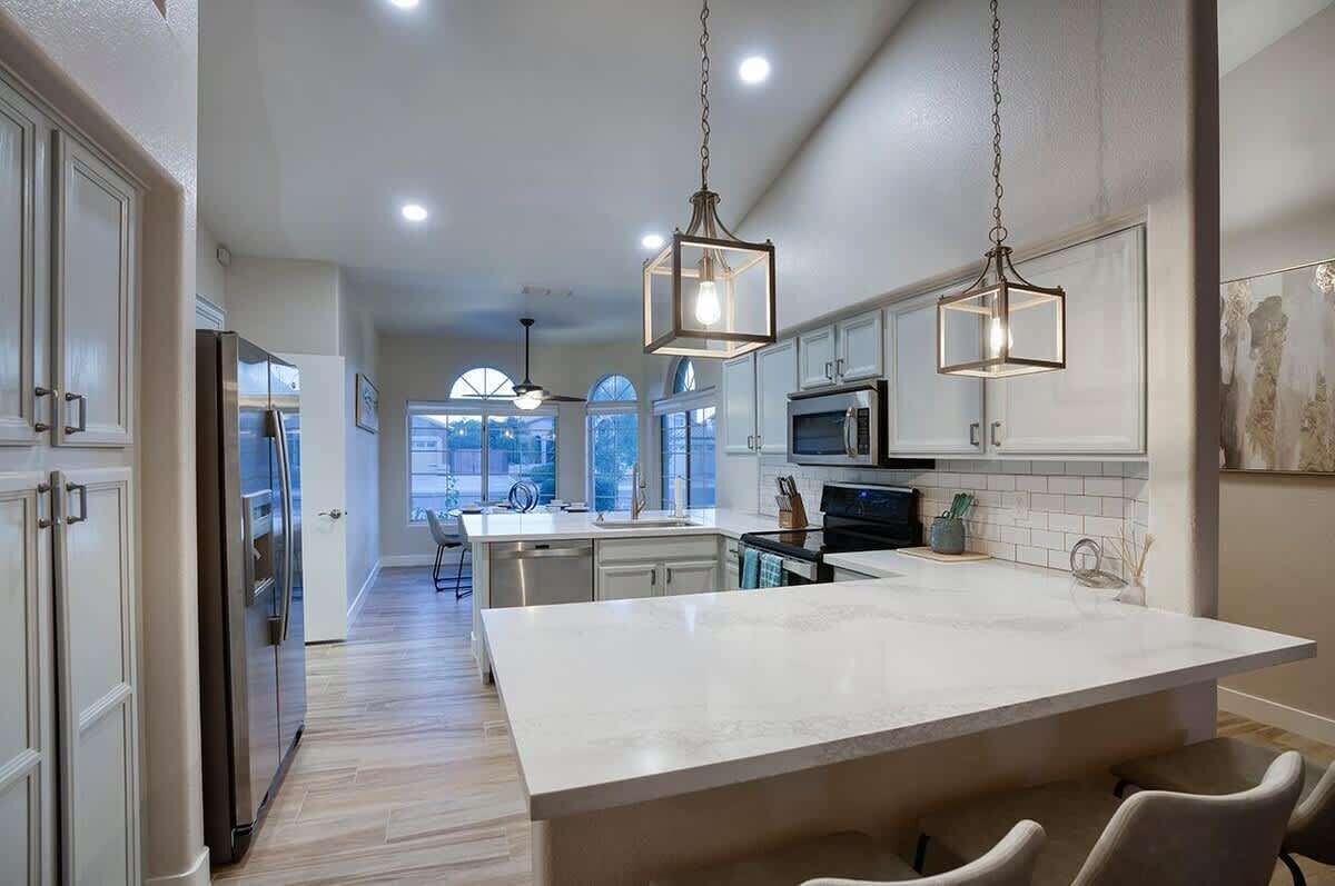 雪櫃、微波爐、焗爐、爐具