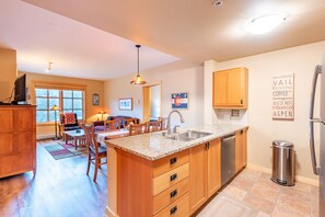 Interior - Stunning mountain view, free wifi, underground parking (copper mountain)