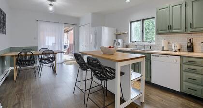 Relaxing Small Town Retreat - Yard and Parking