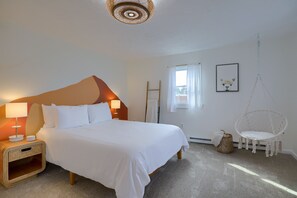 2 bedrooms, iron/ironing board, travel cot, WiFi