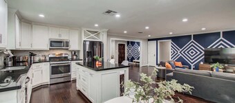 Gorgeous and Cozy Houston home w/ a private Pool