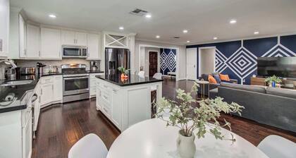 Gorgeous and Cozy Houston home w/ a private Pool