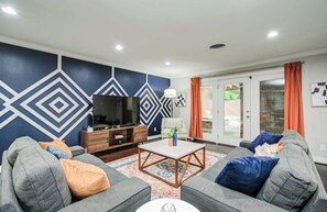 TV, fireplace, Netflix, streaming services