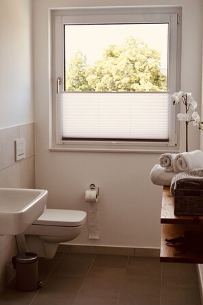 Bathroom - Hürth-Köln Studio Apartment A (Huerth)