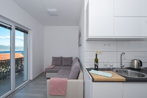 Interior - GRIGIC 2 - beutiful apartment for 3 persons, 170m from a beach (Mastrinka)
