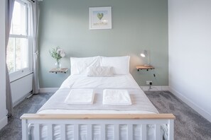 3 bedrooms, iron/ironing board, free WiFi, bed sheets - Post Office House - 3 Bed - Reynoldston (Swansea)