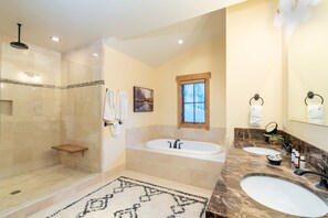 Hair dryer, towels, soap, shampoo - THE LODGE AT BELVEDERE- Mountain Village Condo, Hot Tub, Close to Village Core & (Mountain Village)