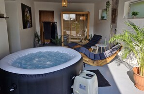 Baignoire à remous extérieure