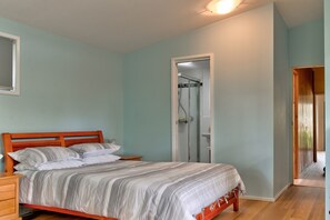 3 bedrooms, iron/ironing board, bed sheets