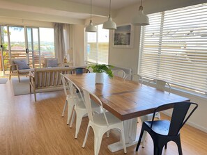 Dining - Rileys Retreat Summar (Mollymook)