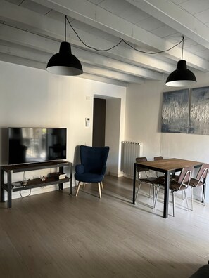 Interior - Borgovivobg Apt1  Stylish  Apartment + Courtyard • Sleeps 4 • Bergamo Center (Bergamo)