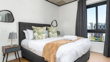 1 bedroom, iron/ironing board, WiFi (free), bed sheets