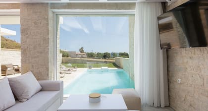 Mythos villa II,pool,Walking distance to beach