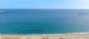 Mythos villa II,pool,Walking distance to beach