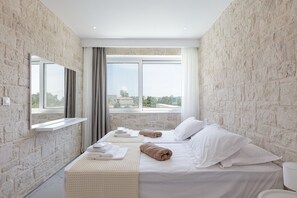 2 室のベッドルーム、セーフティボックス (室内)、アイロン / アイロン台、WiFi (無料)