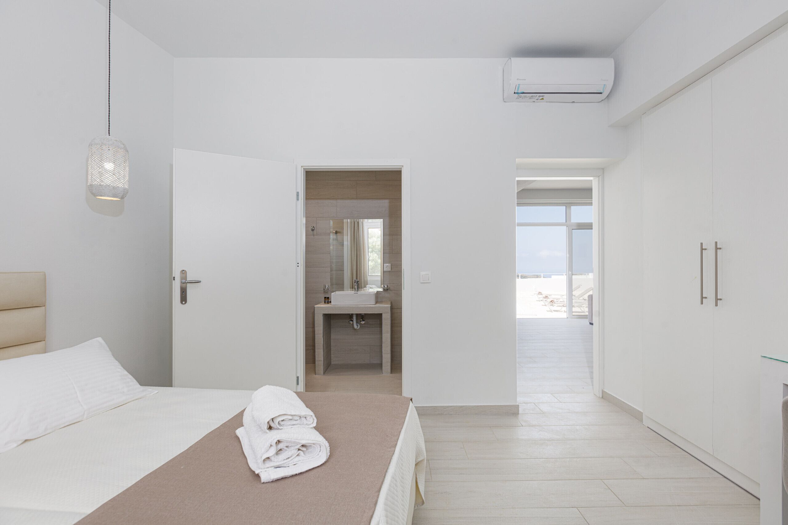 2 bedrooms, iron/ironing board, free WiFi, bed sheets