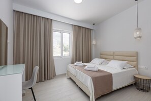 2 chambres, fer et planche à repasser, accès au Wi-Fi (inclus)