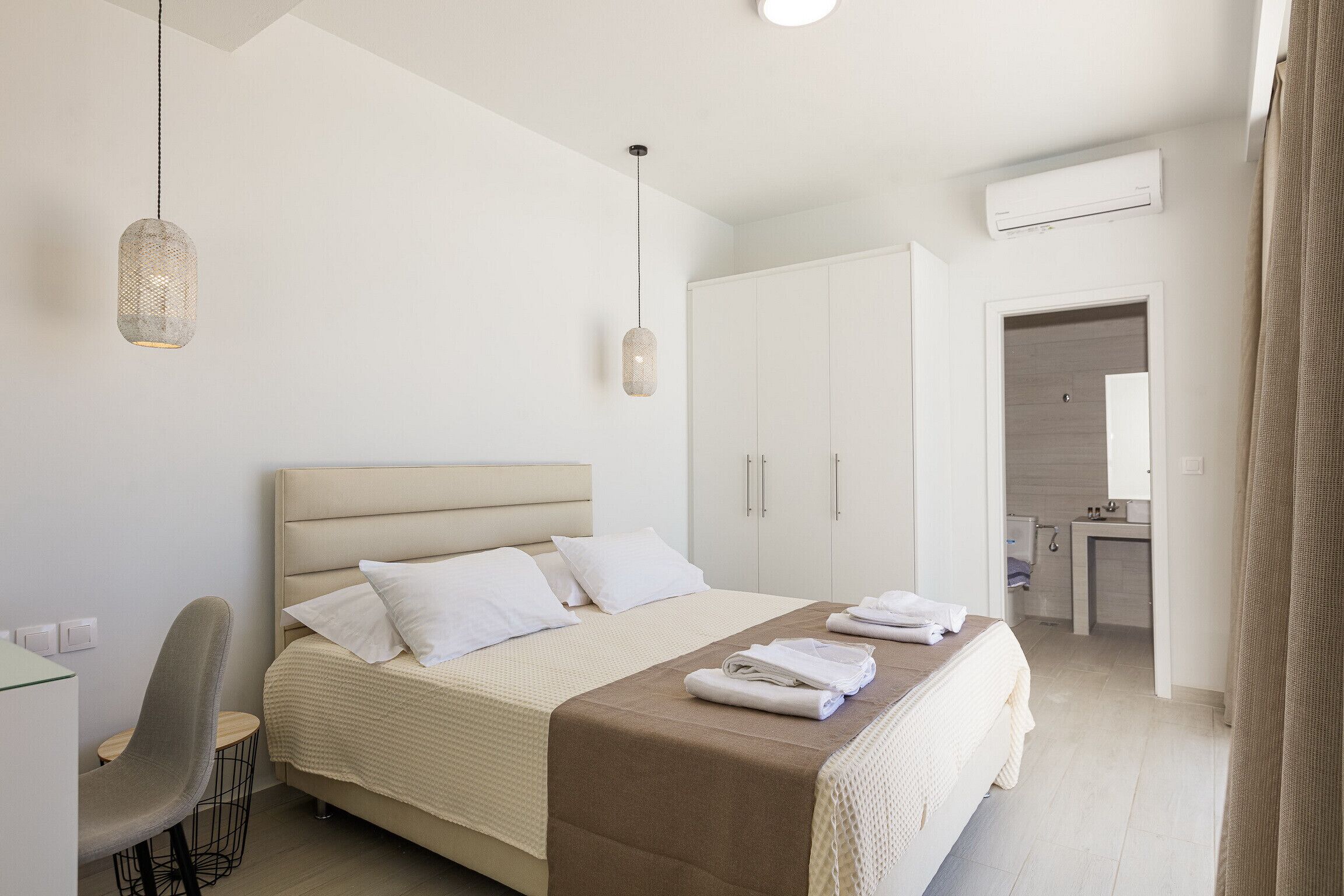 2 bedrooms, iron/ironing board, free WiFi, bed sheets