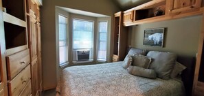 2 chambres, fer et planche à repasser, accès au Wi-Fi (inclus)