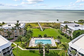 Exterior - Spectacular Oceanfront Residence, Executive Level Beachfront Property with Panor (Sanibel)