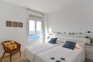 2 bedrooms, iron/ironing board, internet, bed sheets - Apartment El Confital RF18 by VillaGranCanaria (Las Palmas de Gran Canaria)