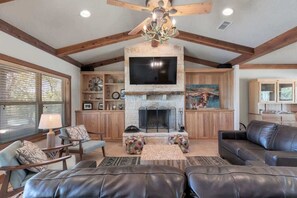Smart TV, fireplace, ping pong, books