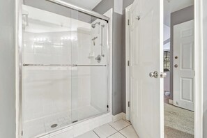 Towels - 1401 SeaCrest ~ 4th Floor, 3BR Villa Overlooking Pool and Beach! (Hilton Head Island)
