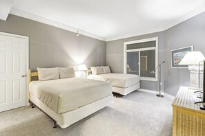 3 bedrooms, iron/ironing board, Internet, bed sheets