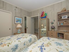 3 chambres, fer et planche à repasser, accès Internet, draps fournis