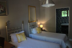 1 Schlafzimmer, Schreibtisch, WLAN, Bettwäsche