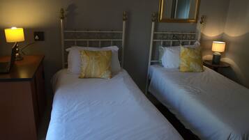 1 bedroom, desk, WiFi, bed sheets