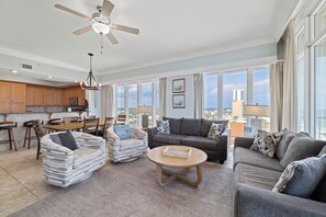 TV - Phoenix Gulf Shores 1004 by Liquid Life (Gulf Shores)