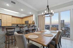 Dining - Phoenix Gulf Shores 1004 by Liquid Life (Gulf Shores)