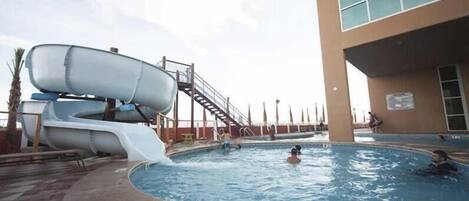 Innenpool, beheizter Pool