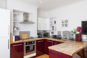 Kühlschrank, Ofen, Herdplatte, Geschirrspüler