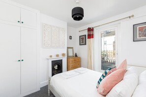 1 chambre, fer et planche à repasser, Wi-Fi gratuit